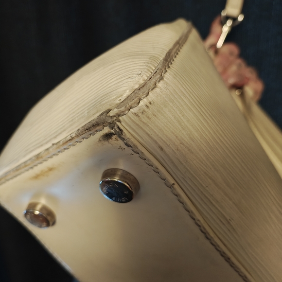 Louis Vuitton Brea MM - Picture 9 of 16